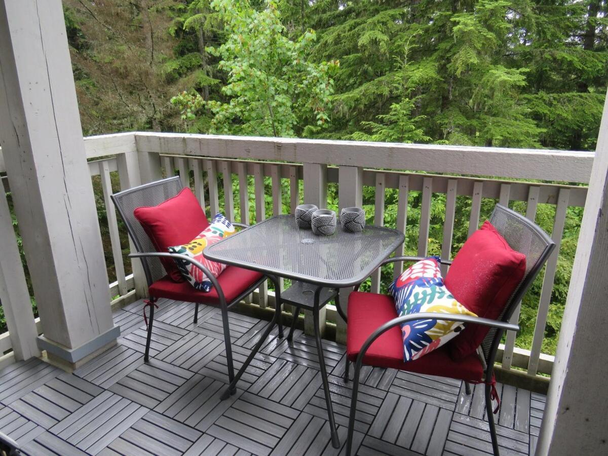 Treeline 31 By Outpost Whistler