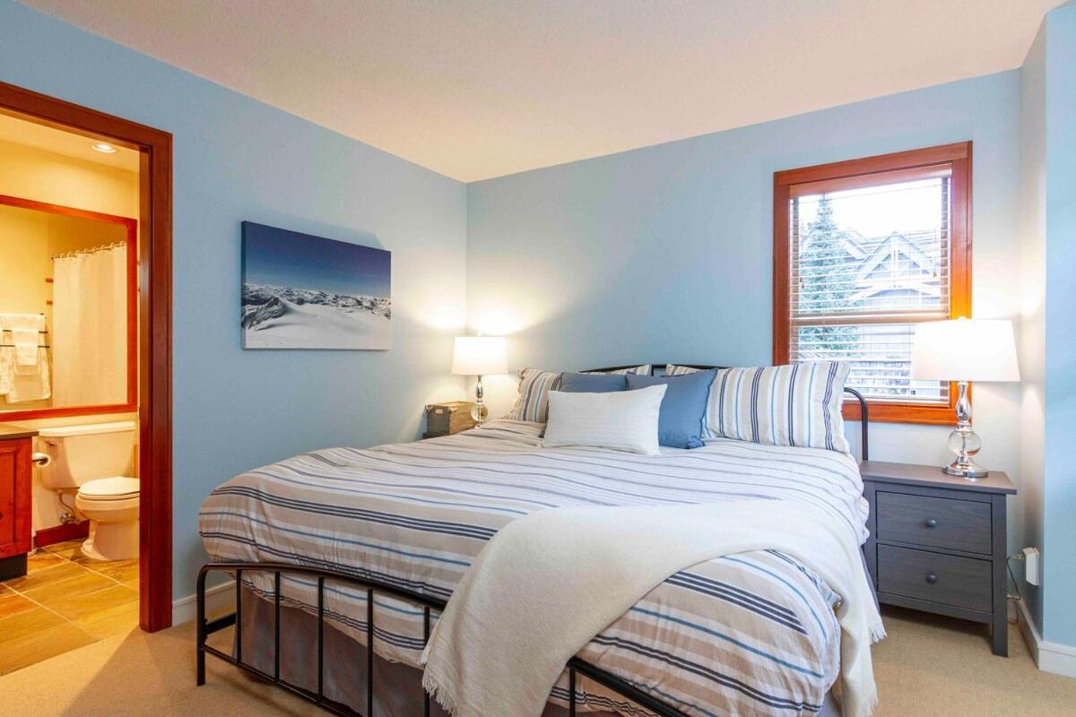 Treeline 31 By Outpost * Whistler